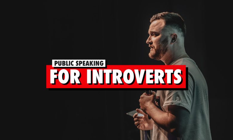 How Public Speaking Courses Can Transform Confidence for Introverts